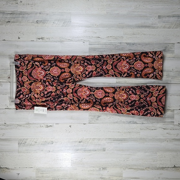 New no boundaries paisley brown black flare leggings women's size XL 15-17 - Picture 2 of 9